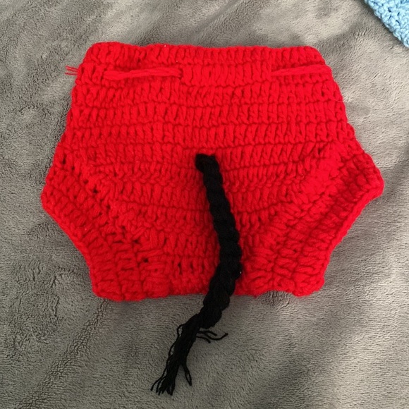 Newborn Mickey Mouse outfit - Picture 3 of 8